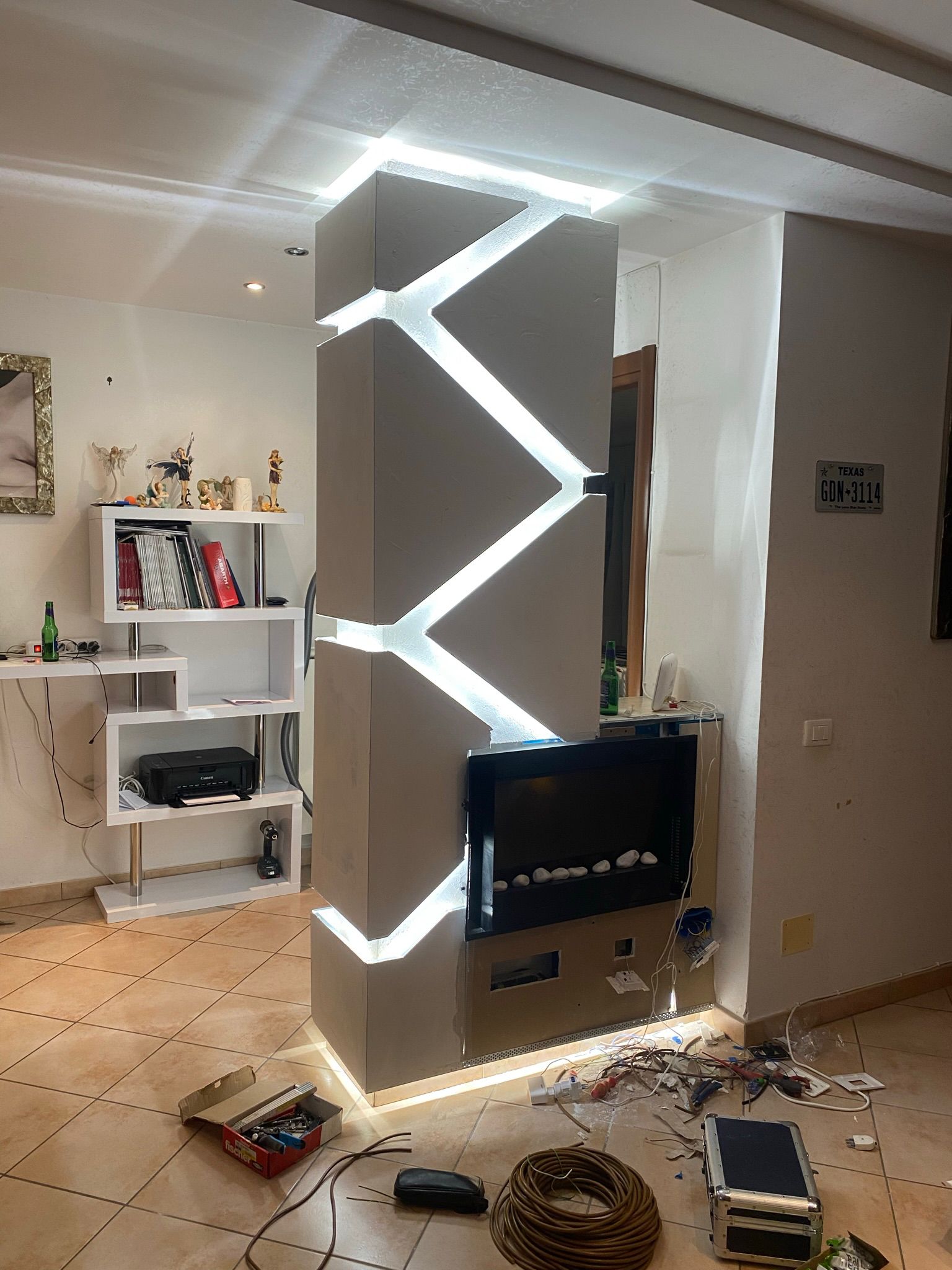 Bagno con specchio retroilluminato LED forma organica
